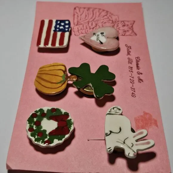 Chessie & Me Vintage Ceramic Holiday Button Covers - Picture 13 of 16